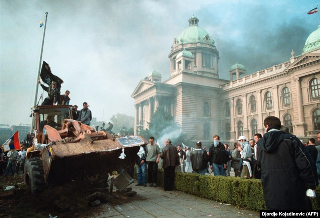 «Трэба атакаваць». Адзін зь лідэраў сэрбскай рэвалюцыі — пра Беларусь, «руку Масквы» і стратэгію перамогі 