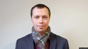 «Забралі тэлефоны, кампутары, зазіралі ў кожную шчыліну». Як праходзіць ператрус у сяброў БАЖ