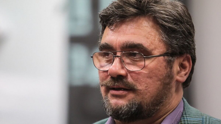 Падарожжы ў часе са Зміцерам Бартосікам і Kamunikat.org