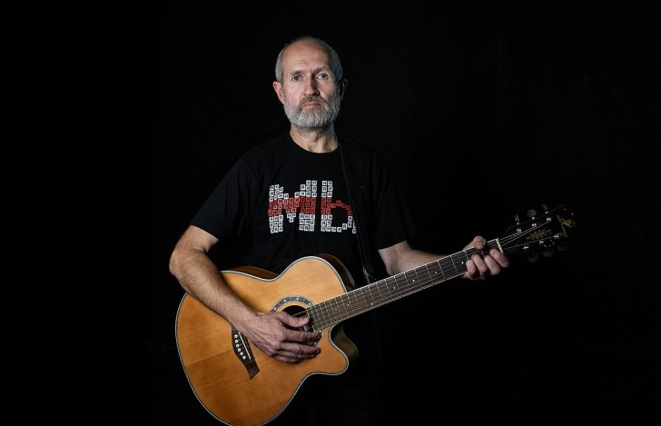 «Такога вы не чулі»: Андрэй Мельнікаў з альбомам «Па кім б'юць званы?»