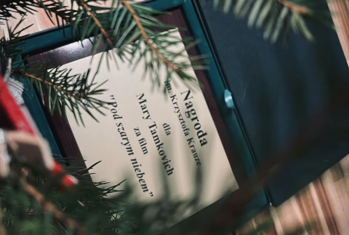 Мара Тамковіч атрымала прэмію Гільдыі польскіх рэжысёраў за фільм «Пад шэрым небам»