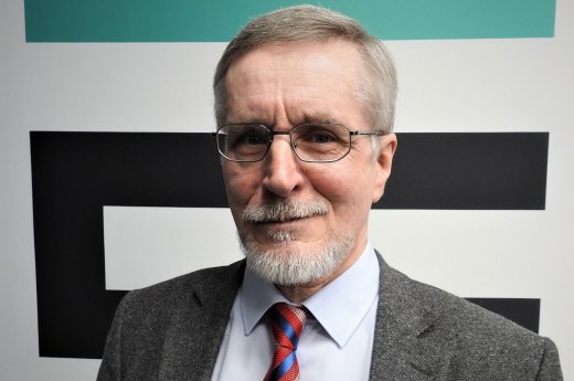 Што агульнага паміж Усебеларускім сходам і шпіцам на стале?