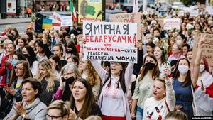 «У гэтай рэвалюцыі жаночы твар». Як жанчыны зрабілі пратэст мірным 