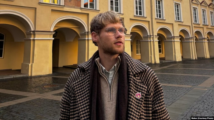 «Неабходна шукаць, чым прывабіць патэнцыйнага чытача»: 25-гадовы пісьменьнік Макар выдаў кнігу пра беларускую вёску