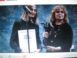 Прэмію імя Міхала Анемпадыстава ўручылі за вокладку кнігі „Простыя словы”   