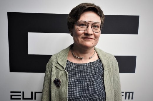 Ці атрымаецца рэпрэсіямі загнаць жанчын на кухню “варыць боршч”?